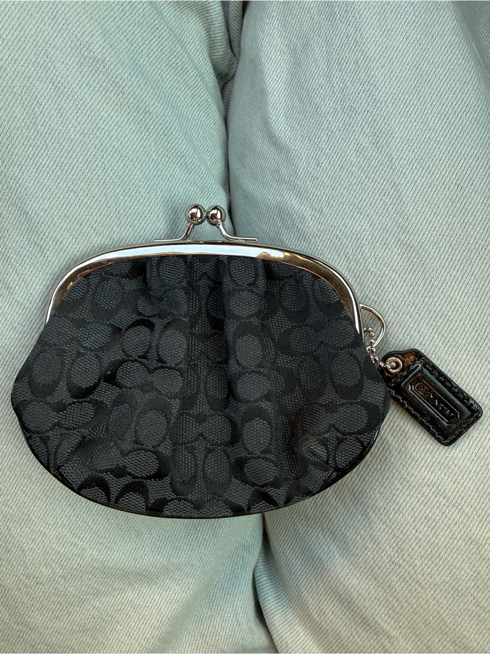 Coach Black Signature Canvas Kiss-Lock Coin Pouch with Tag - Picture 2 of 7